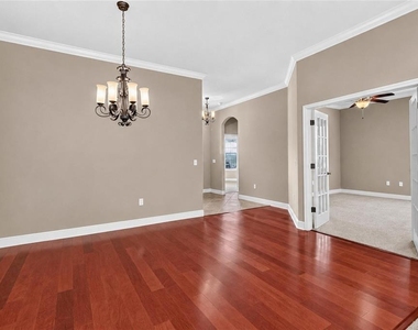 1105 Stoney Creek Boulevard - Photo Thumbnail 3