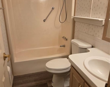 3224 Manatee Road - Photo Thumbnail 13