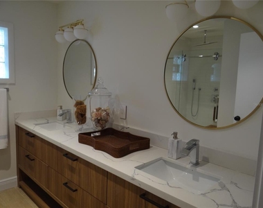 470 Bal Harbor Boulevard - Photo Thumbnail 14