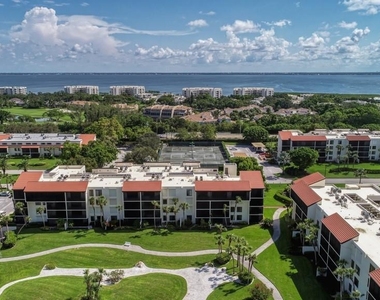 1975 Gulf Of Mexico Drive - Photo Thumbnail 37