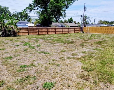 5004 22nd Avenue W - Photo Thumbnail 4