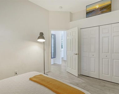 7223 Presidio Glen - Photo Thumbnail 20