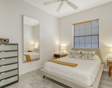 7223 Presidio Glen - Photo Thumbnail 19