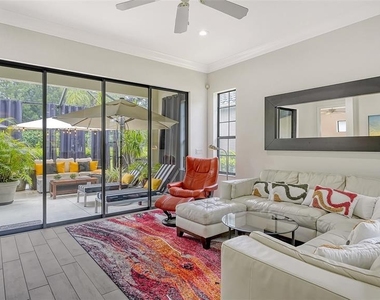 7223 Presidio Glen - Photo Thumbnail 5