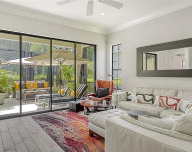 7223 Presidio Glen - Photo Thumbnail 4