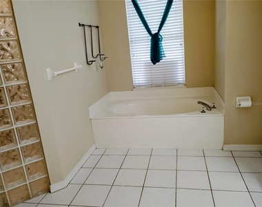 4509 30th Lane E - Photo Thumbnail 8