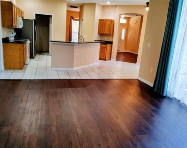 4509 30th Lane E - Photo Thumbnail 2