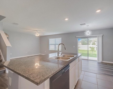 3919 Willow Branch Place - Photo Thumbnail 9