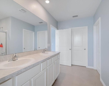 3919 Willow Branch Place - Photo Thumbnail 16
