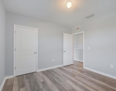 3919 Willow Branch Place - Photo Thumbnail 18