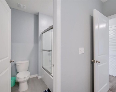 3919 Willow Branch Place - Photo Thumbnail 23