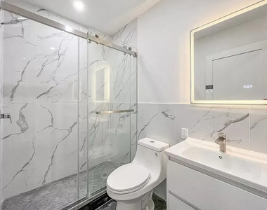 627 East 6th Street - Photo Thumbnail 6