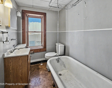 1403 N Sumner Avenue - Photo Thumbnail 4