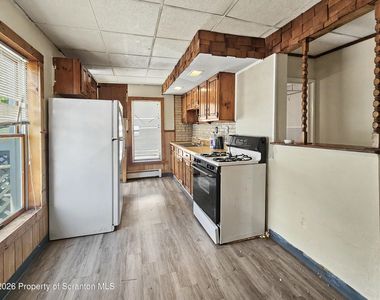 1403 N Sumner Avenue - Photo Thumbnail 3