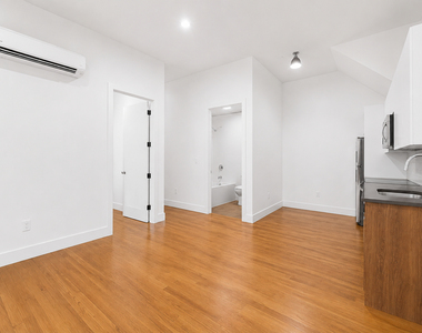 483 Evergreen Avenue - Photo Thumbnail 3