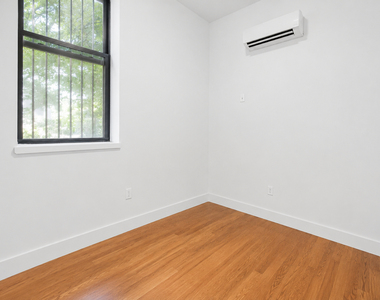 483 Evergreen Avenue - Photo Thumbnail 4
