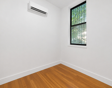 483 Evergreen Avenue - Photo Thumbnail 6