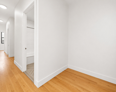 483 Evergreen Avenue - Photo Thumbnail 9