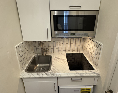 448 East 87th Street - Photo Thumbnail 4