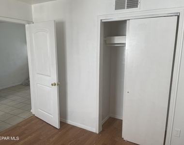 1026 Myrtle Avenue - Photo Thumbnail 6