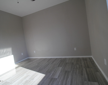 517 Val Verde Street - Photo Thumbnail 24