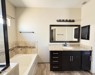 14372 Angel D Garcia Court - Photo Thumbnail 11