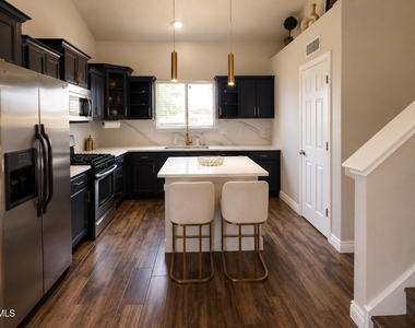 836 Sunset Park Drive - Photo Thumbnail 6