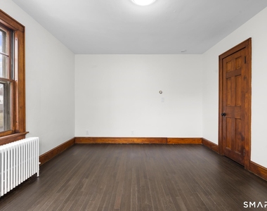 37 Byrneside Avenue - Photo Thumbnail 5