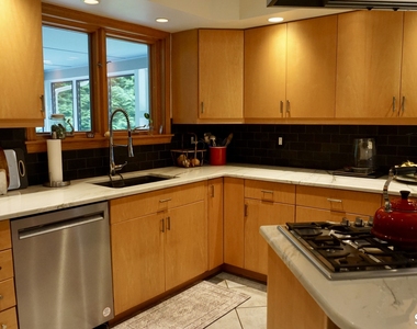 49 Fellows Street - Photo Thumbnail 2
