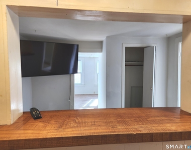 603r Center Street - Photo Thumbnail 7