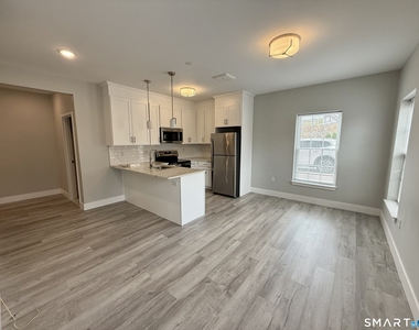 502 Howe Avenue - Photo Thumbnail 2