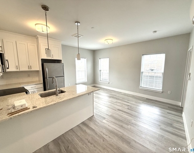 502 Howe Avenue - Photo Thumbnail 4