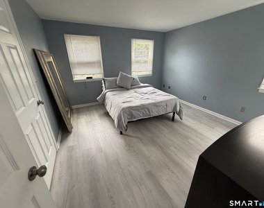 61 Park Circle - Photo Thumbnail 10