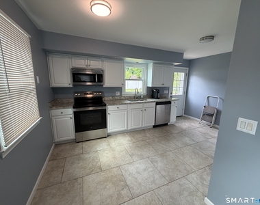 61 Park Circle - Photo Thumbnail 3