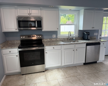 61 Park Circle - Photo Thumbnail 4
