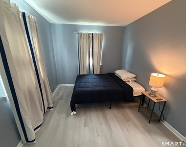 61 Park Circle - Photo Thumbnail 9