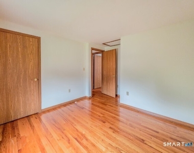 105 Northfield Road - Photo Thumbnail 11