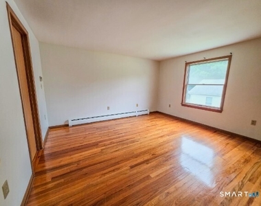 105 Northfield Road - Photo Thumbnail 8