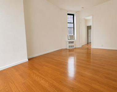 323A East 89th Street - Photo Thumbnail 2
