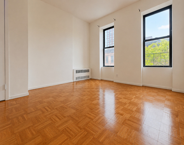 323A East 89th Street - Photo Thumbnail 3