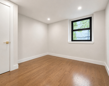 489 Washington Avenue - Photo Thumbnail 2
