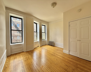  East 12th Street - Photo Thumbnail 3