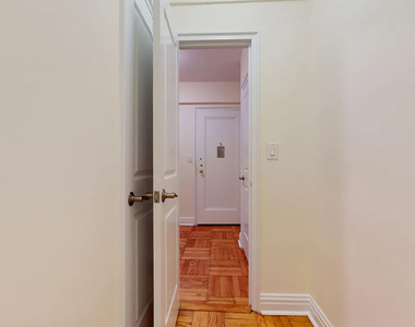 East 56th Street - Photo Thumbnail 7