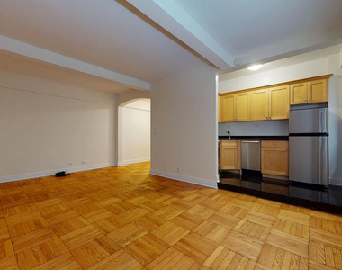 East 56th Street - Photo Thumbnail 3