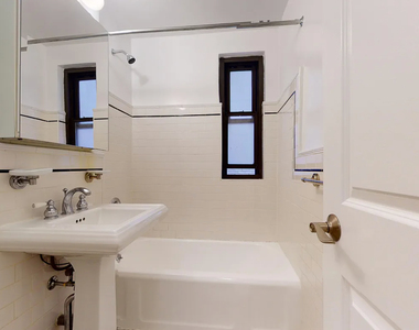 East 56th Street - Photo Thumbnail 8