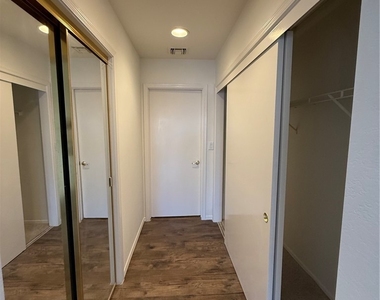 2832 Billy Casper Drive - Photo Thumbnail 9