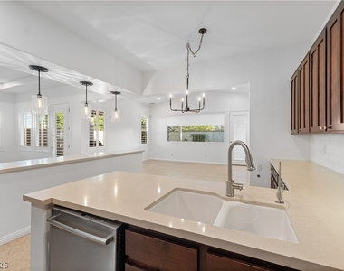 11283 La Madre Ridge Drive - Photo Thumbnail 11