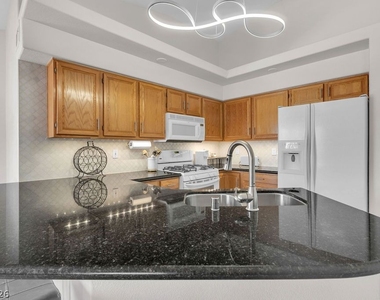 1545 Lake Placid Terrace - Photo Thumbnail 5
