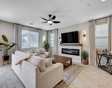 372 Silva Place - Photo Thumbnail 4