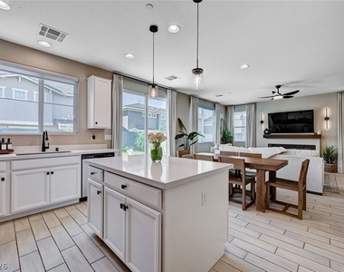 372 Silva Place - Photo Thumbnail 11